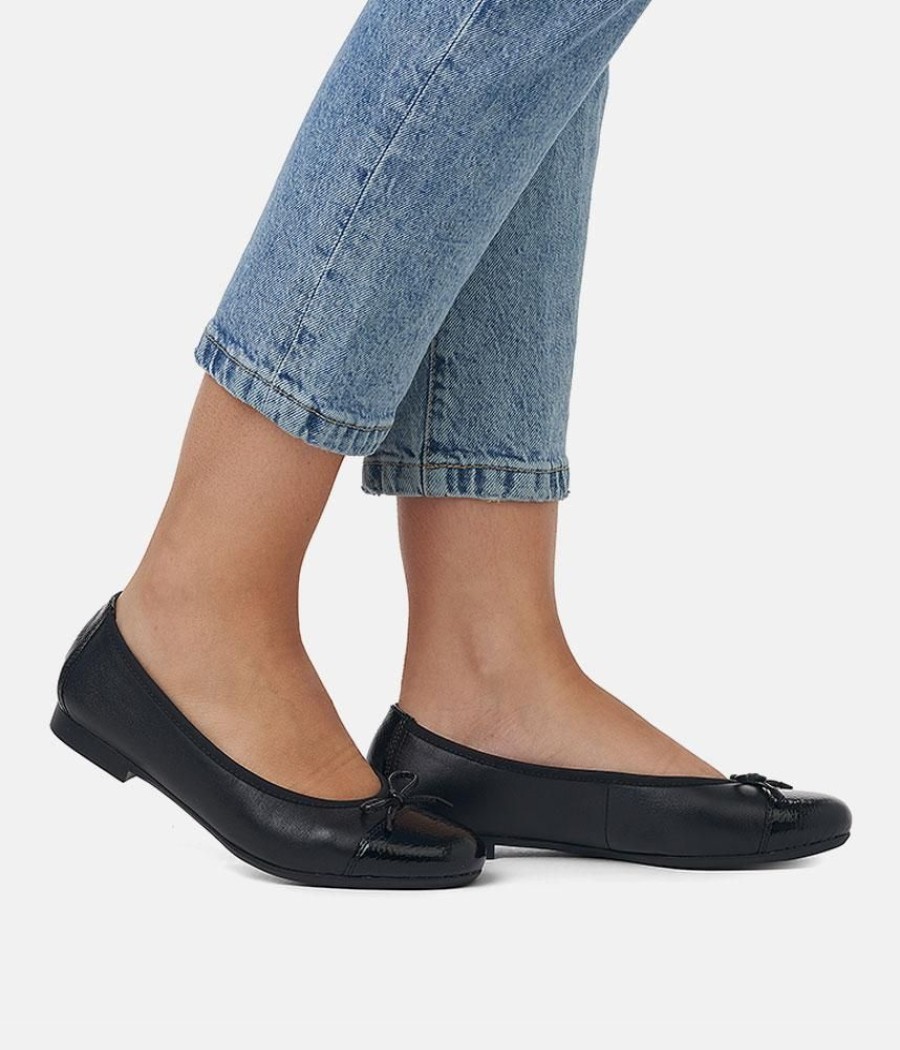 Remonte Remonte Versatile Black Round Toe Flats Online