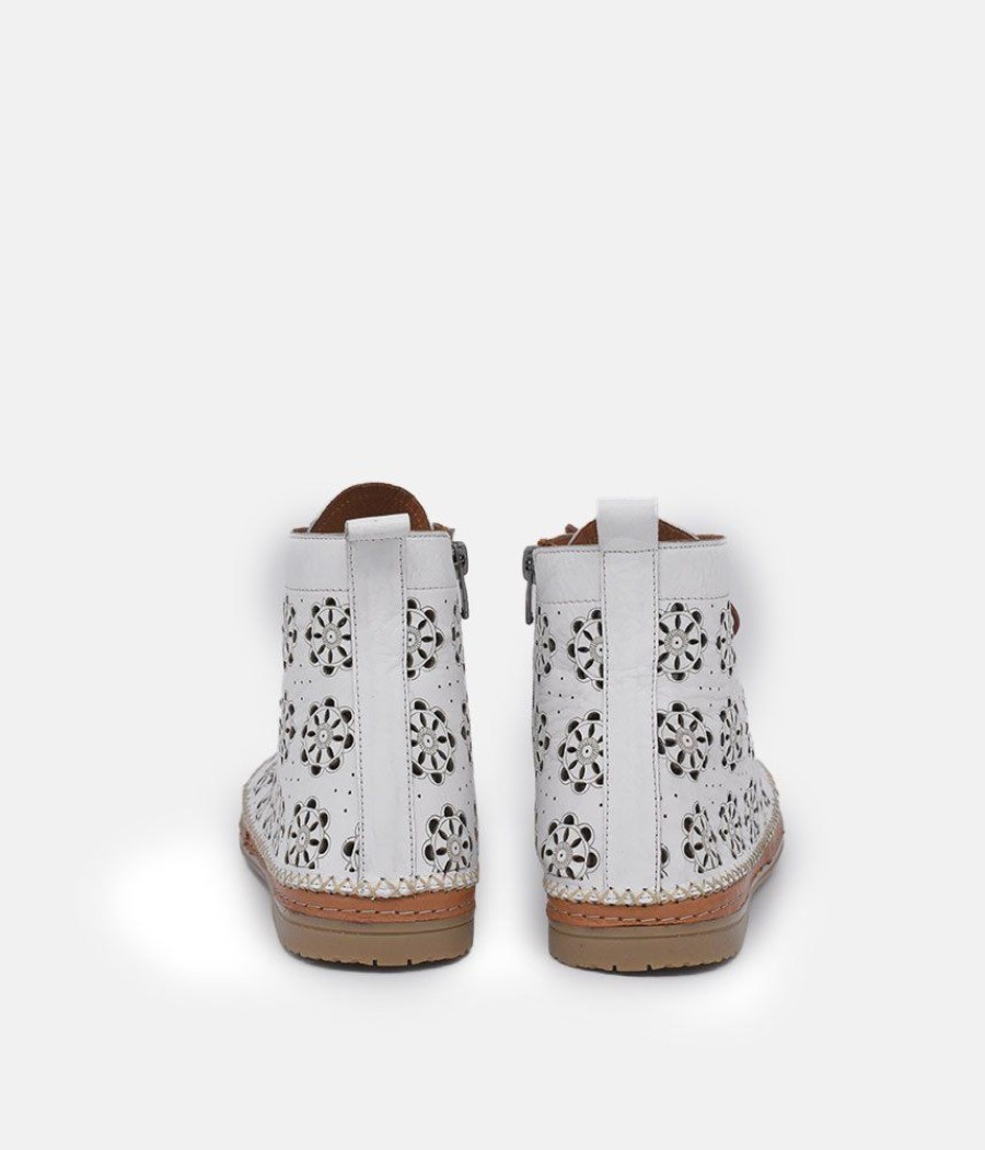 Palmiya Comfortable Off White Leather Booties Online