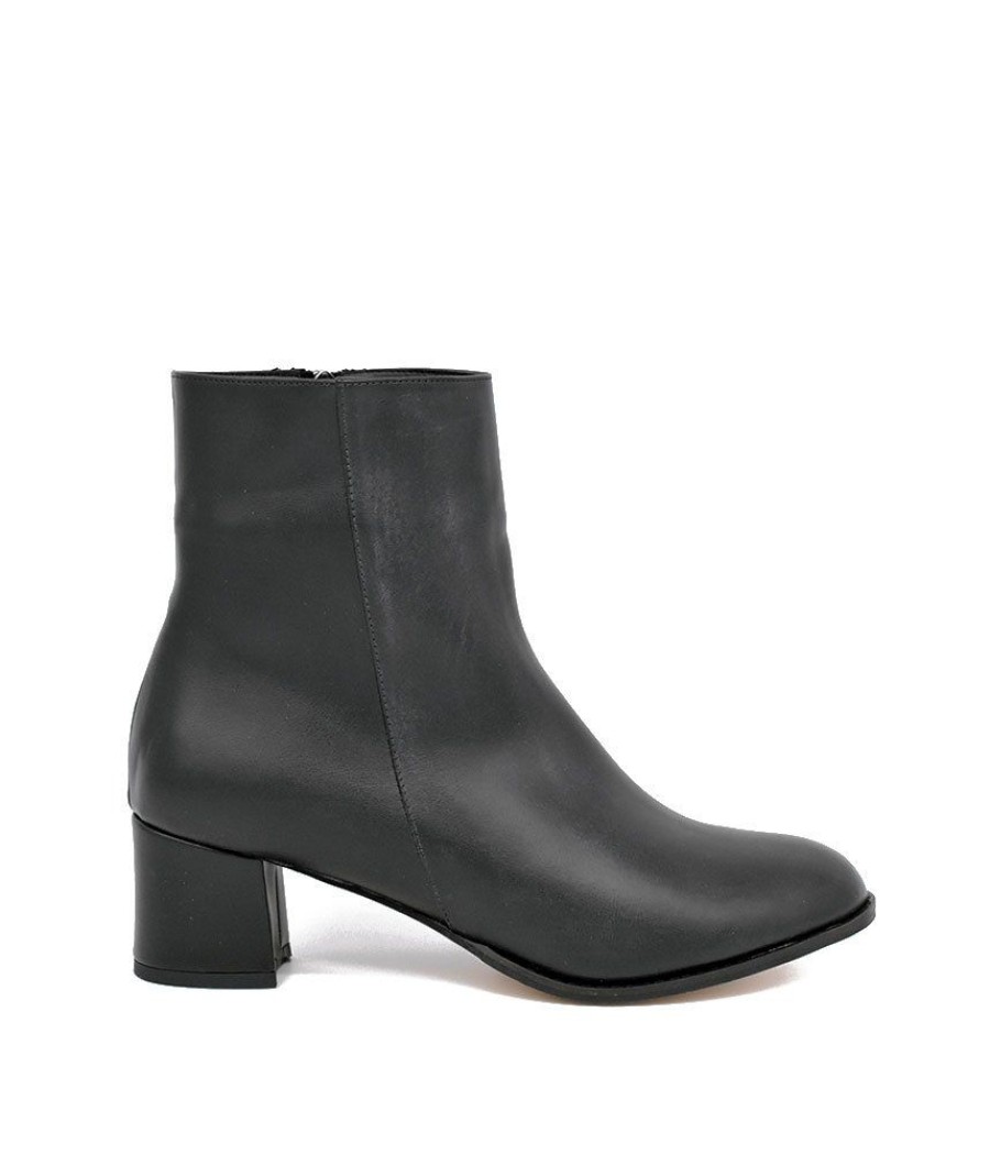 Belle & Lucy Belle & Lucy Chic Black Ankle Boot Clearance