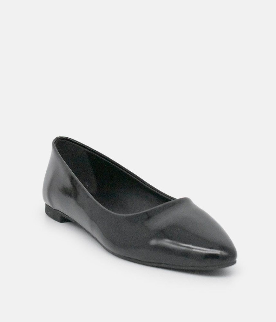 Belle & Lucy Belle & Lucy Classic Black Pointy Ballet Flats Wholesale