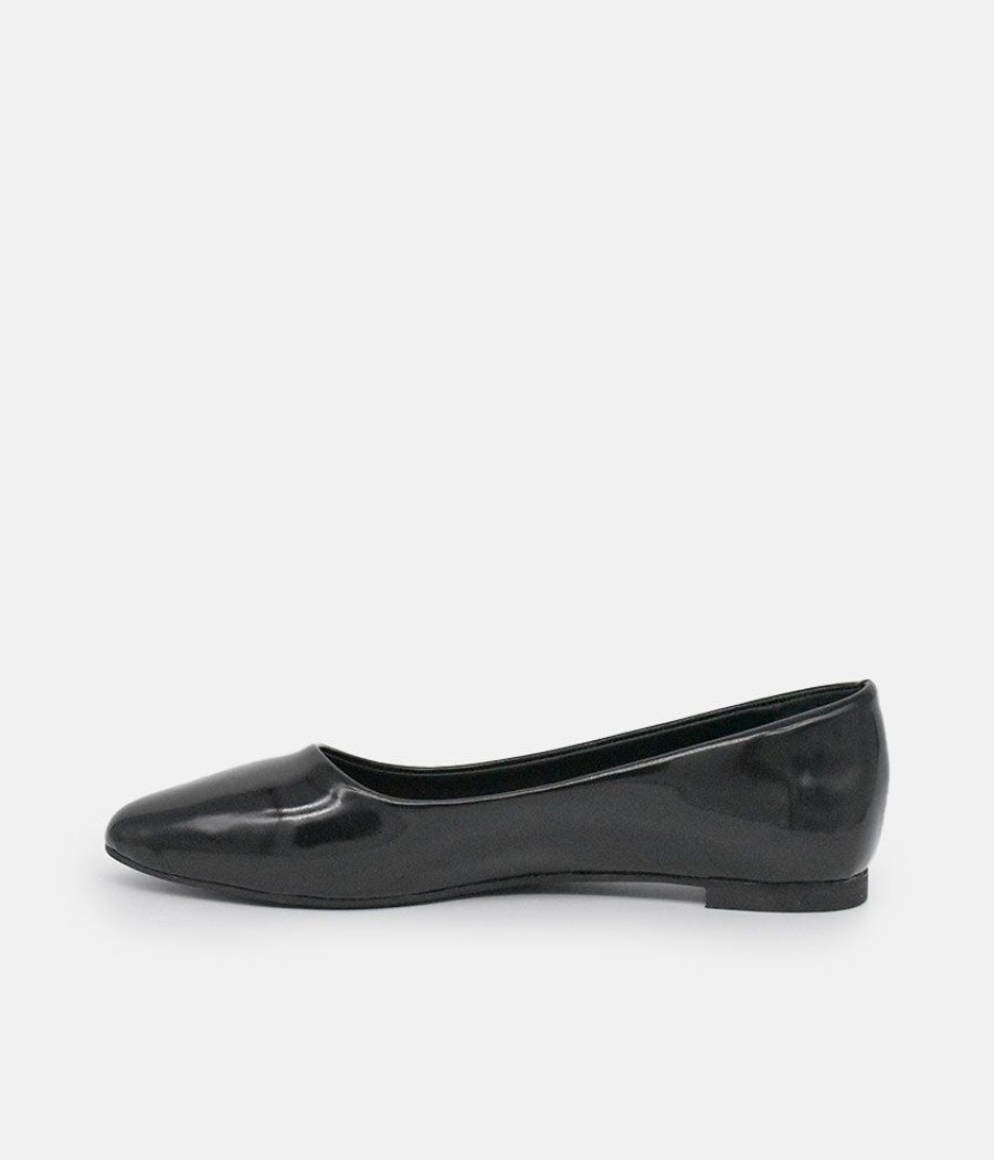 Belle & Lucy Belle & Lucy Classic Black Pointy Ballet Flats Wholesale